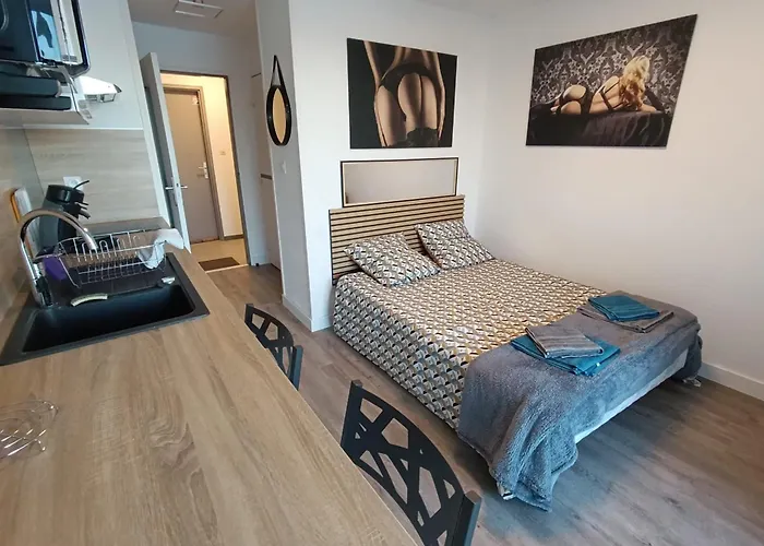 Naturiste Cap D'agde Port Venus 211